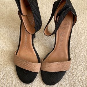 Jeffrey Campbell foxtrot sandal